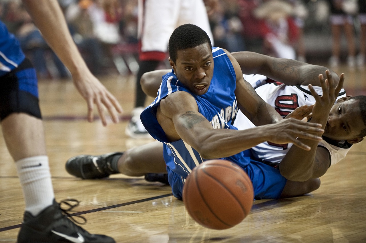 Basketball - loose ball